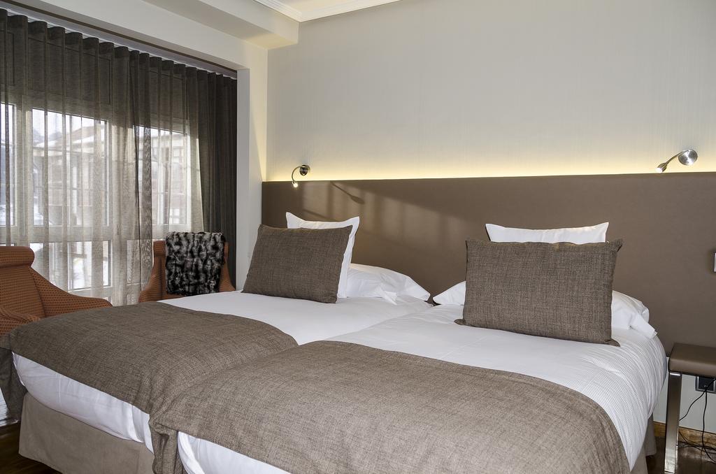 Hotel Presa Riano  Ruang foto