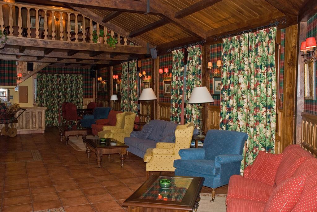 Hotel Presa Riano  Bagian luar foto