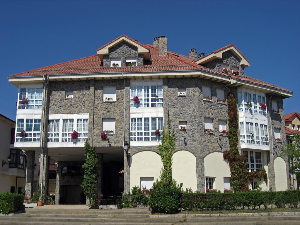 Hotel Presa Riano  Bagian luar foto