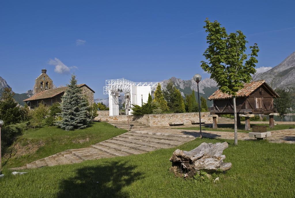 Hotel Presa Riano  Bagian luar foto