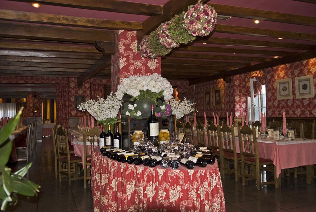 Hotel Presa Riano  Bagian luar foto