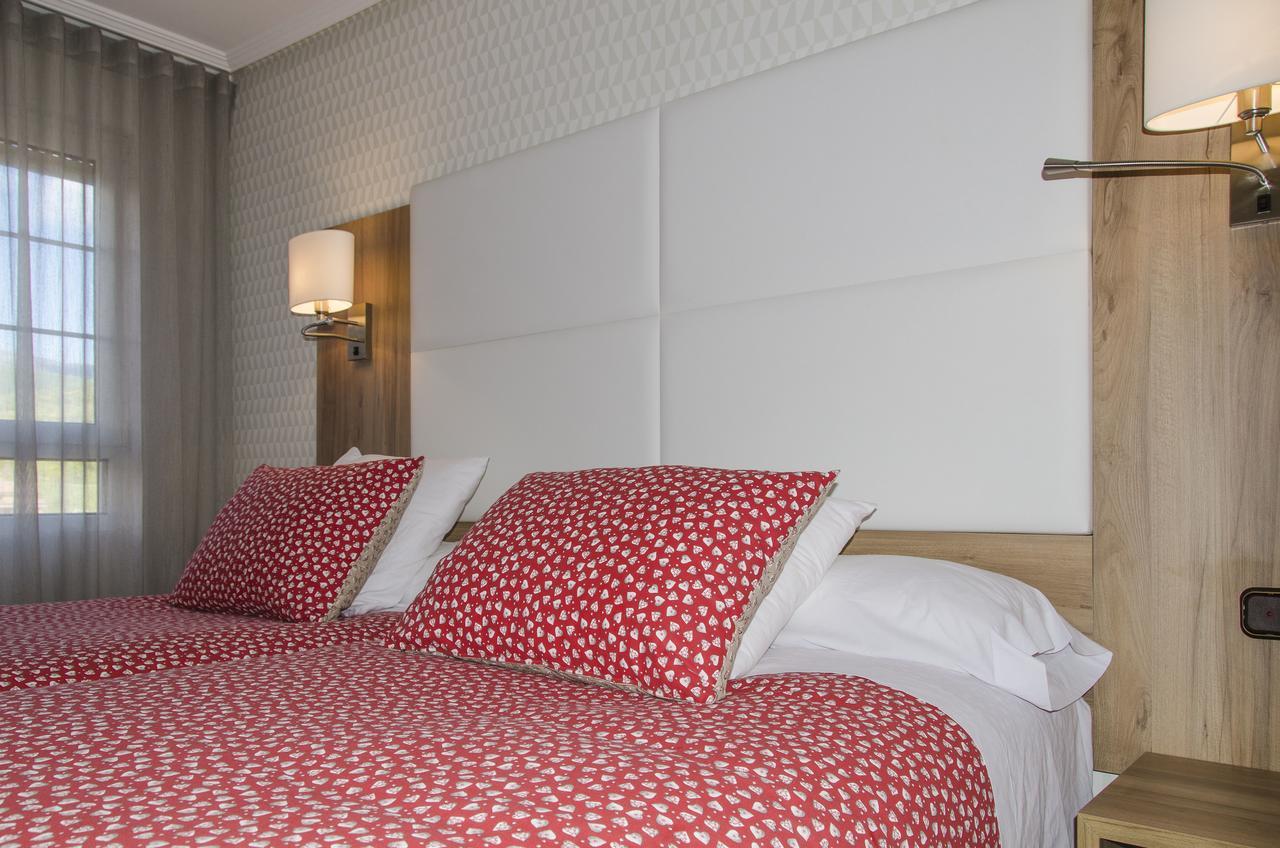 Hotel Presa Riano  Bagian luar foto