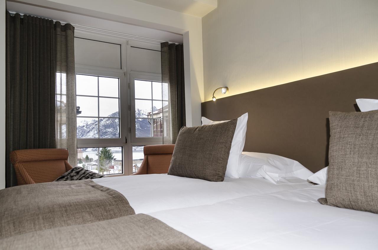 Hotel Presa Riano  Bagian luar foto
