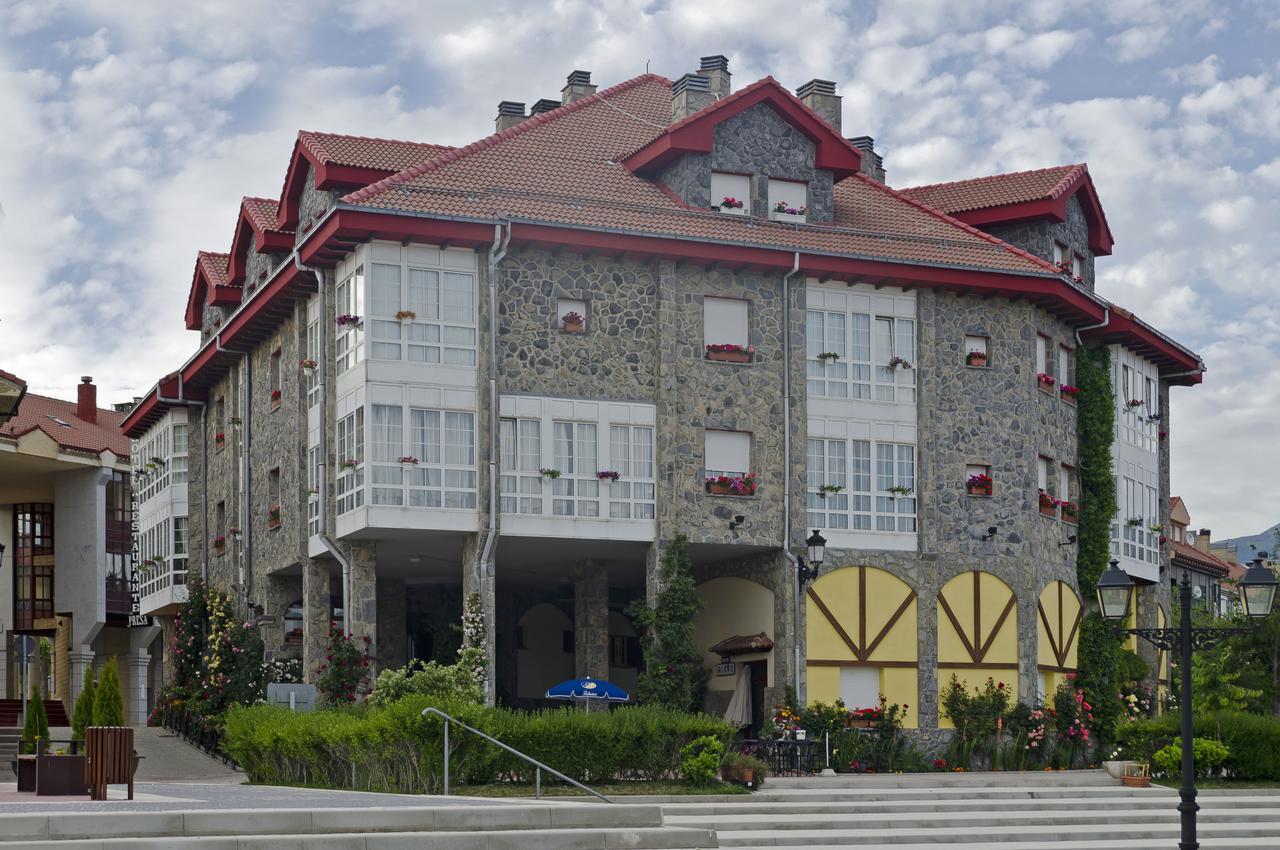 Hotel Presa Riano  Bagian luar foto